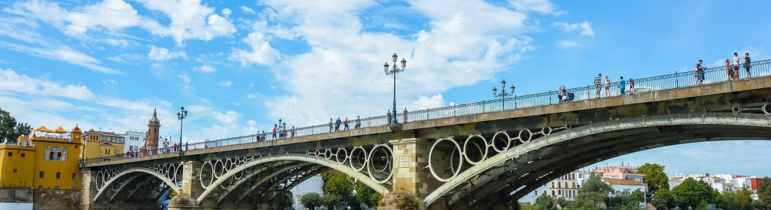 Importancia de los puentes para conectar ciudades y eras